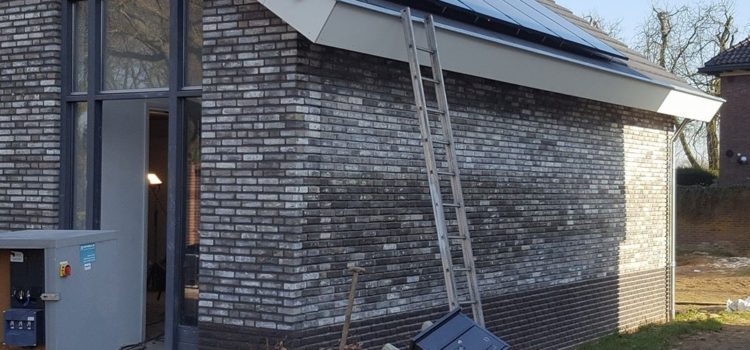 Voegwerk: Huis + tuinmuur Dreumel